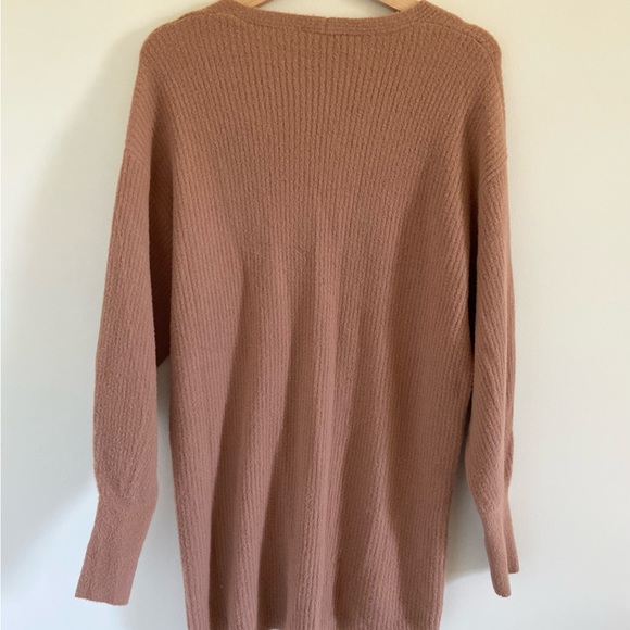 Express Cozy V-Neck Oversized Sweater size M - Picture 2 of 3